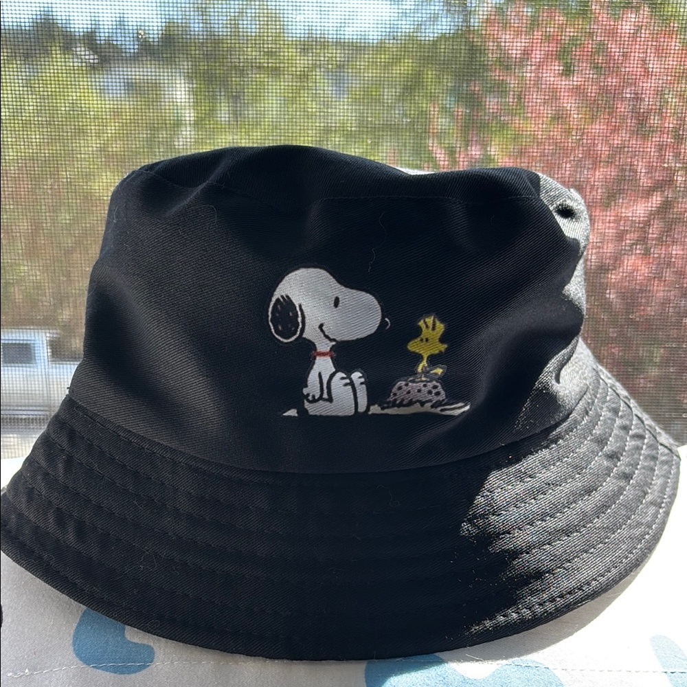 Peanuts Black Snoopy Bucket Hat